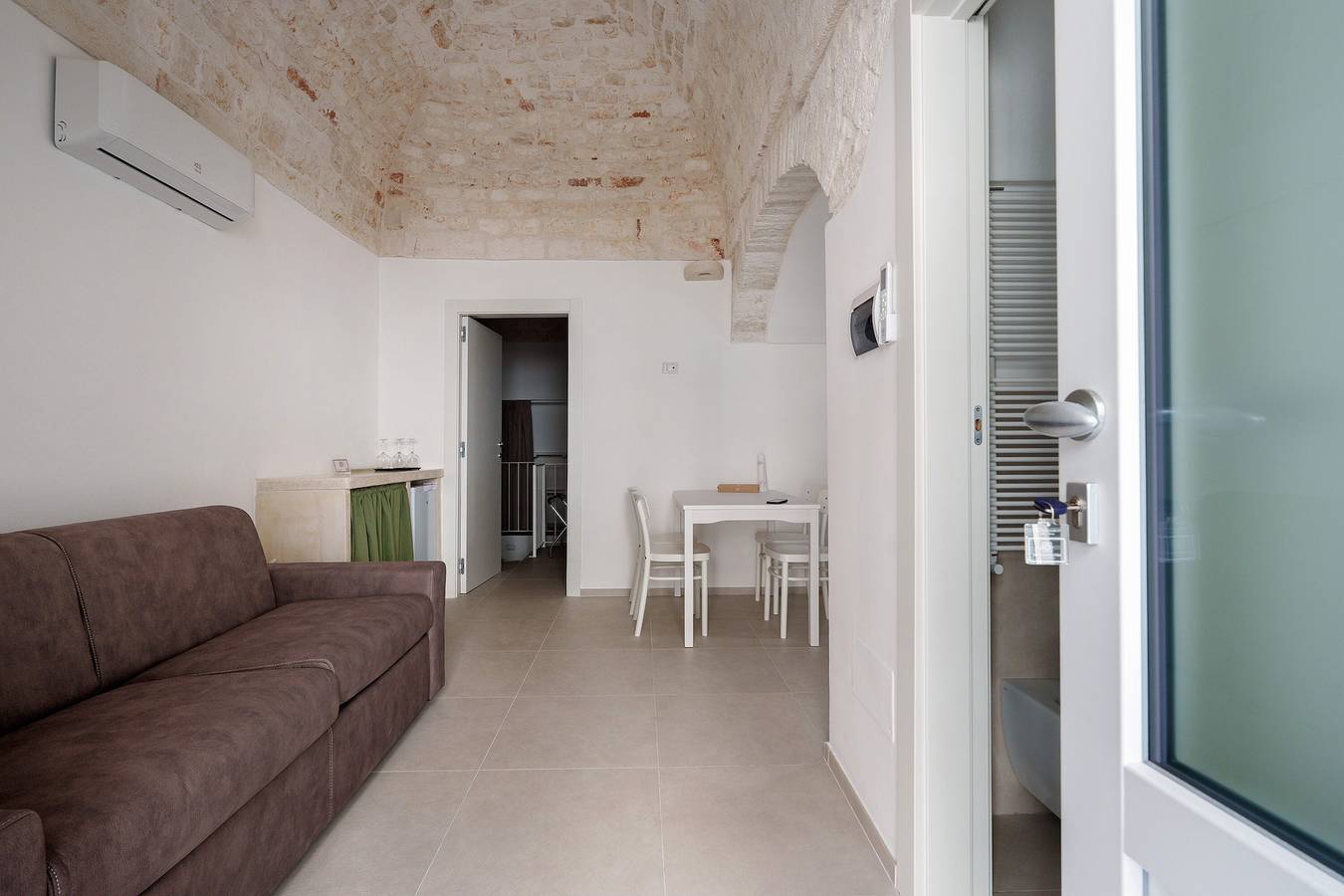 Appartement entier, Appartement « Archinpietra » avec Wi-Fi et climatisation in Noci, Province de Bari