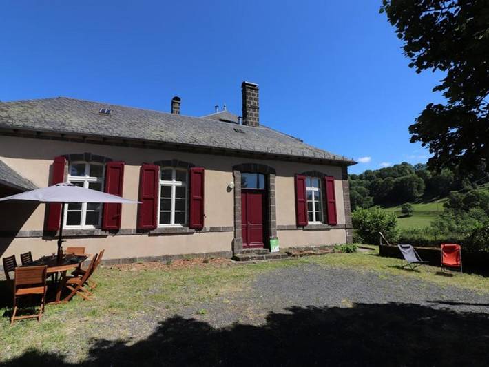 Location de vacances pour 4 personnes, avec jardin à Saint-Martin-Valmeroux