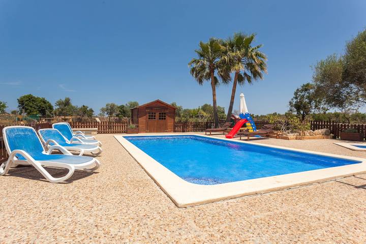 Finca für Gruppen für 9 Personen, mit Balkon und Garten sowie Kinderpool in Santa Margalida - 2