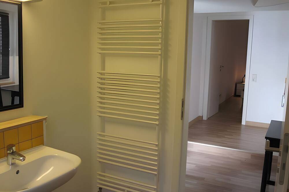 Ganze Wohnung, Ferienwohnung 'A' mit gemeinsamer Terrasse und Wi-Fi in Bühl, Mittlerer Schwarzwald