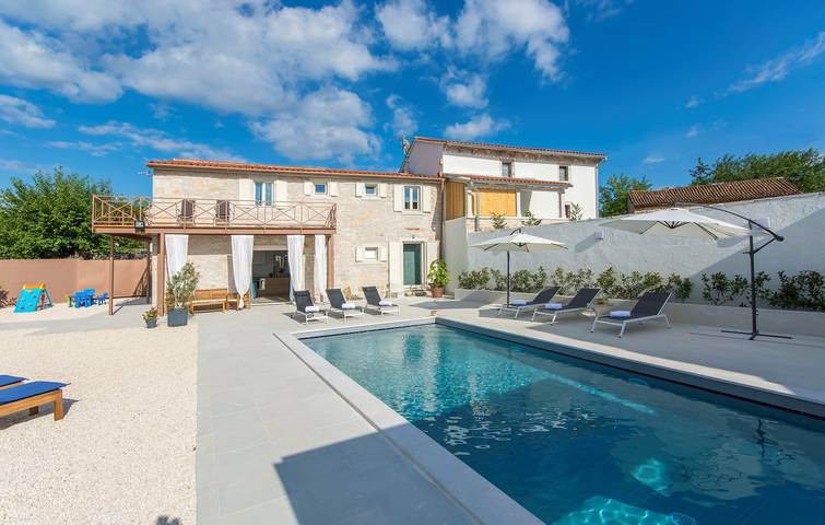 Villa pour 8 personnes, avec piscine et jardin, animaux acceptés à Selina - 3