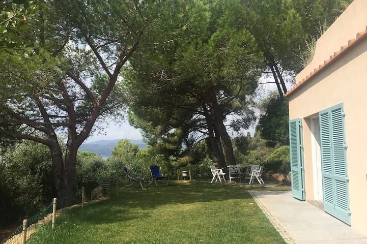 Maison de vacances pour 2 personnes, avec jacuzzi et jardin à Capoliveri
