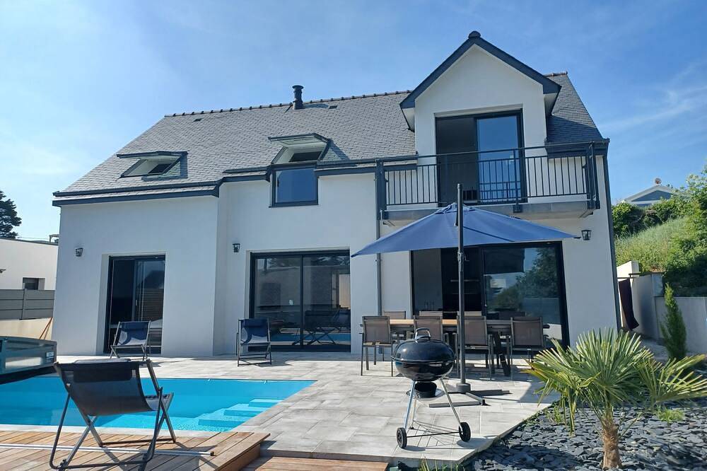 Villa 4 chambres, 10 couchages, Piscine privée chauffée plage à 4 min de marche in Clohars-Carnoët, Côte de Cornouaille