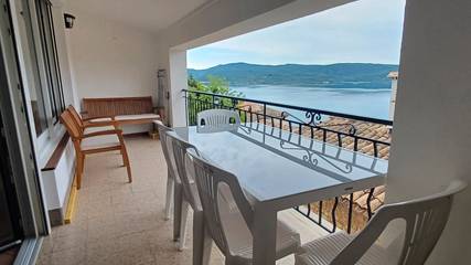 Gîte pour 5 personnes, avec vue sur le lac dans Lac de Sainte-Croix