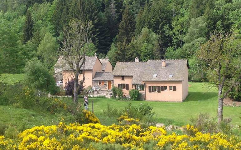 Gîte pour 4 personnes, avec Jardin et Vue dans Mont Lozère et Goulet