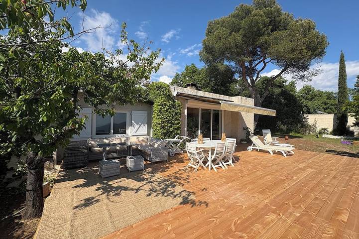 Maison de vacances pour 6 personnes, avec jardin et terrasse à Tourrette-Levens