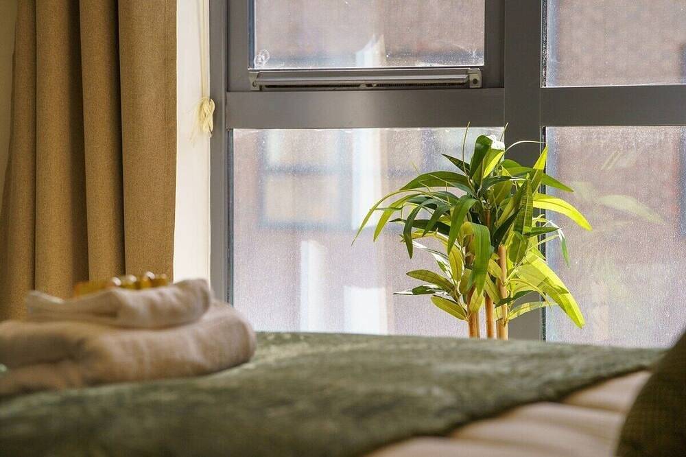 Geheel appartement, Modern 2-bed central Swindon flat, 1 free parking in Swindon, North Wessex Downs