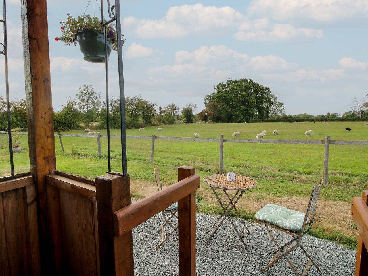 Hütte für 2 Personen mit Whirlpool in Shropshire