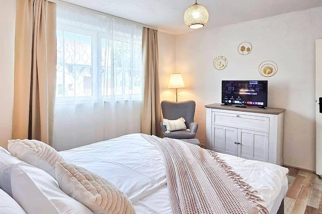 Appartement entier, Apartment Südwind - Beautiful premium apartment with 1 bedroom near Rhine Falls & Zurich Airport in Klettgau in Klettgau, Hautes Forêts-Noires