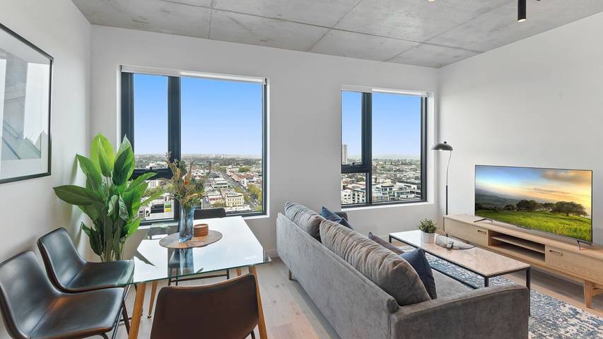 Vacation apartment for 5 people, with pool in Southbank