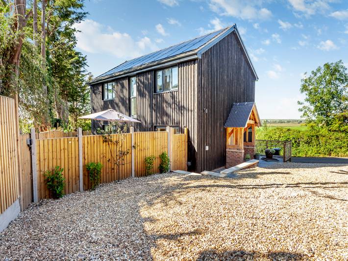 Cottage for 8 people, with garden, with pets in North Somerset