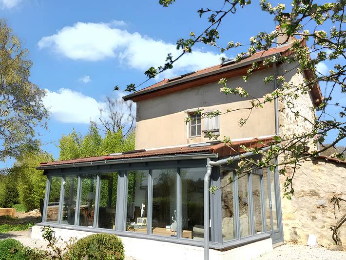 Maison de vacances pour 2 personnes, avec terrasse et piscine dans la Creuse