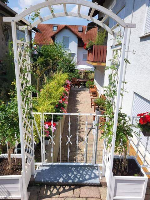 Ferienwohnung für 6 Personen, mit Terrasse und Garten in Hemsbach - 2
