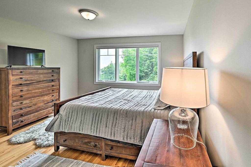 Ski In & Out! Black Mountain Resort Townhome in Jackson (NH), White Mountain National Forest