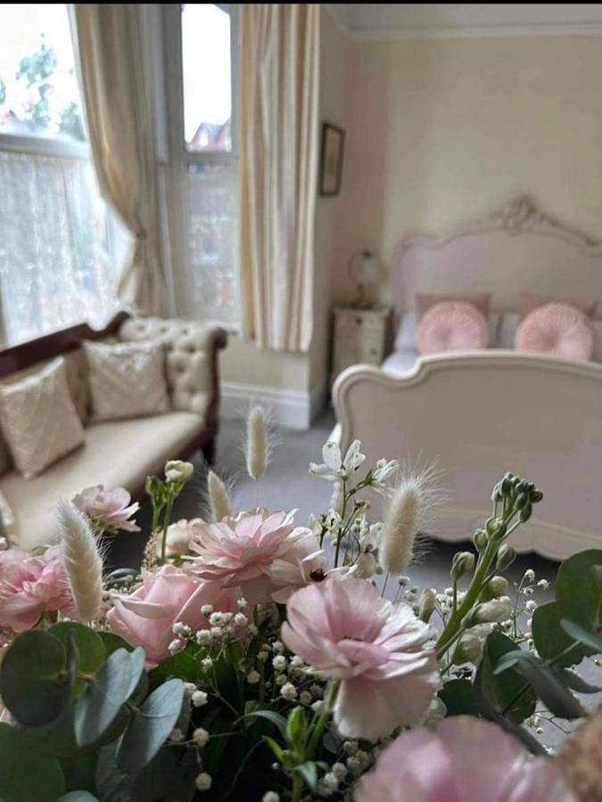 Bed and breakfast for 5 people, with garden in Suffolk