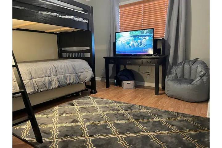 Vacation rental for 7 people, with pets in Waynesville
