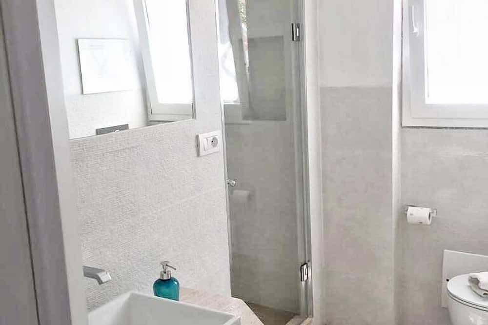 Blue Eden Nest – Paradies einen Meter vom Meer entfernt in privaten Pinienwald in Parco Nazionale dell'Arcipelago di La Maddalena, La Maddalena