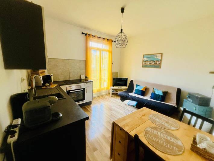 Gîte pour 3 personnes, avec balcon dans Office De Tourisme De Mers Les Bains