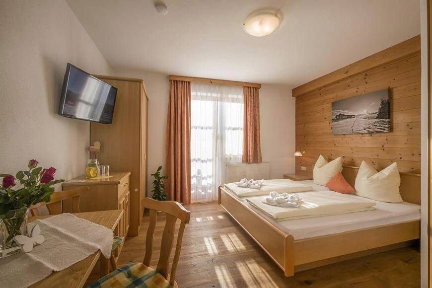 Double Room with Balcony in Westendorf (Tirol), Kaisergebirge