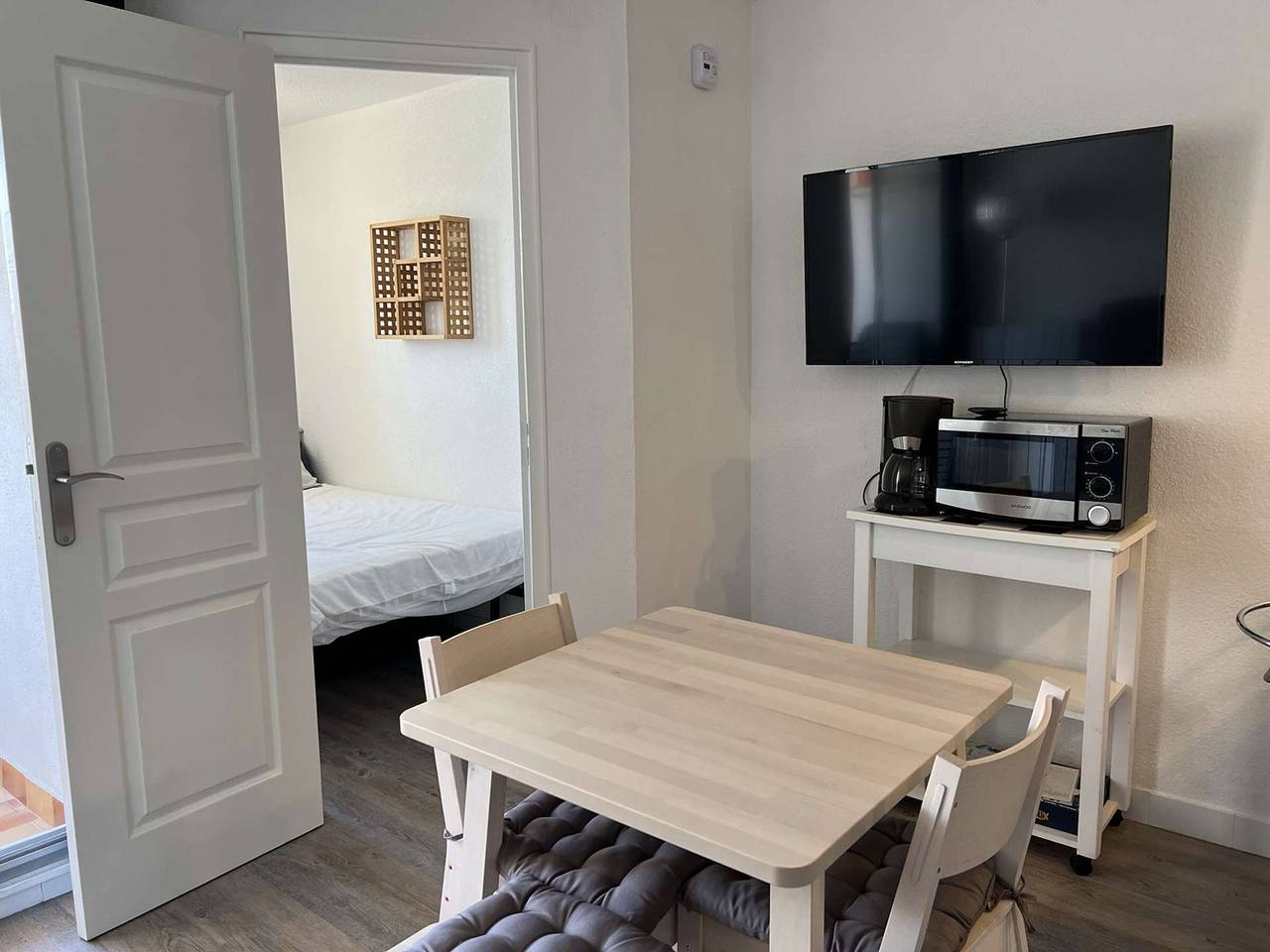 Studio entier, Studio Cabine avec Parking Proche Plage in Cap d'Agde, Agde