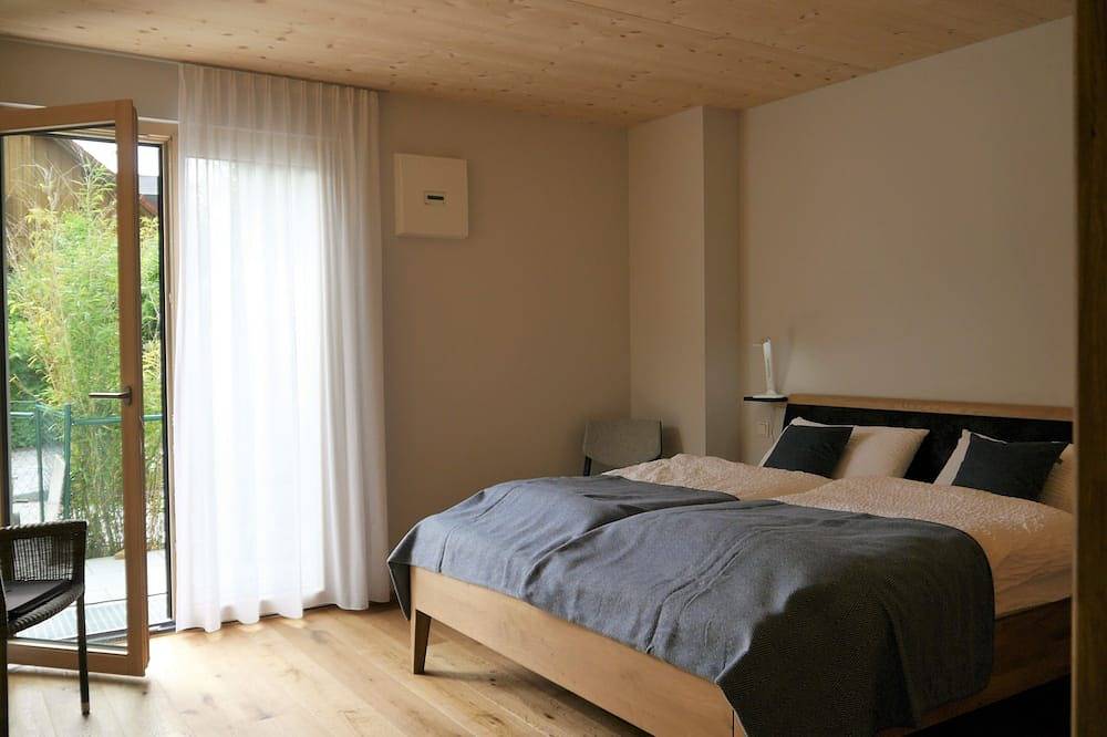 Ganze Wohnung, Großzügige Fewo  - zu Fuß zum See - Sauna - Utting am Ammersee in Utting, Ammersee