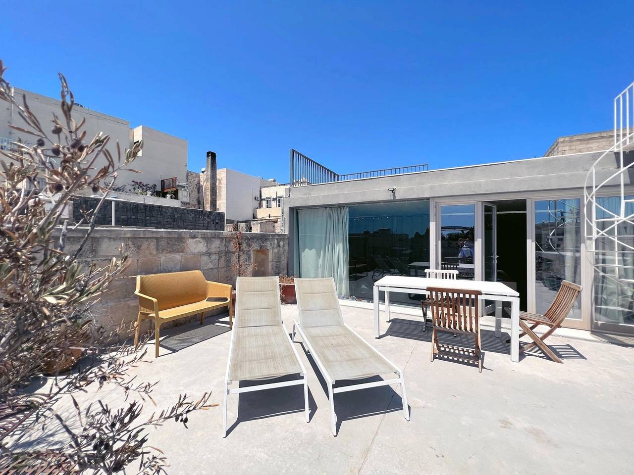Ganze Wohnung, Ferienwohnung für 4 Personen mit Terrasse in Valletta, Insel Malta