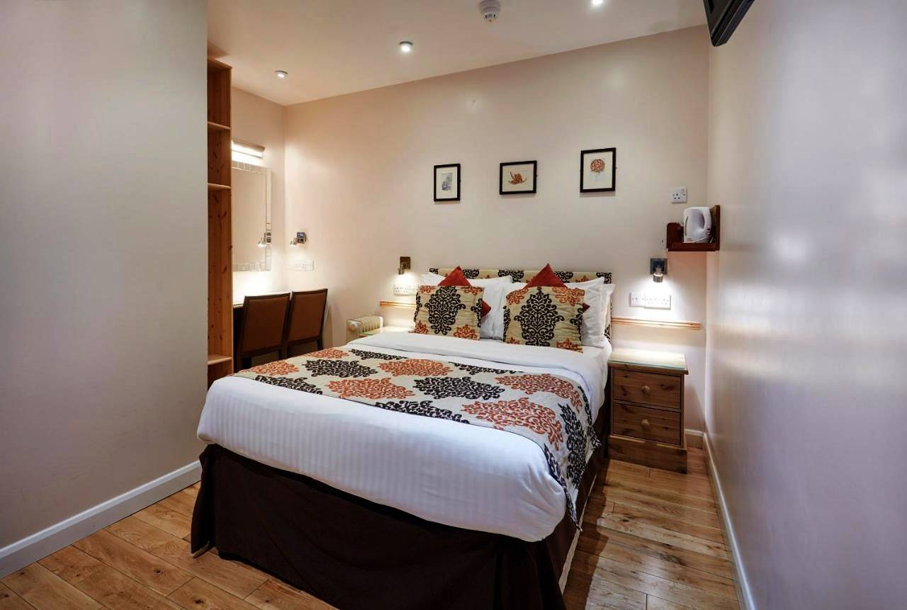 Conifers Guest House in Oxford, Oxfordshire