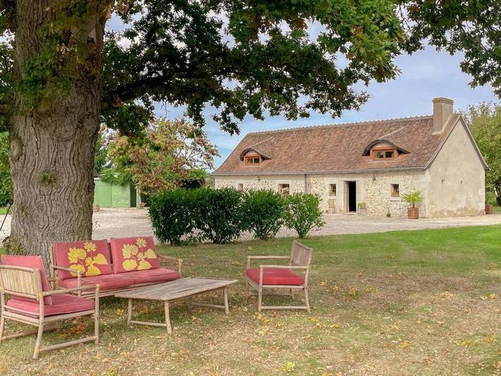 Location de vacances pour 6 personnes, avec jardin et terrasse à Monthodon