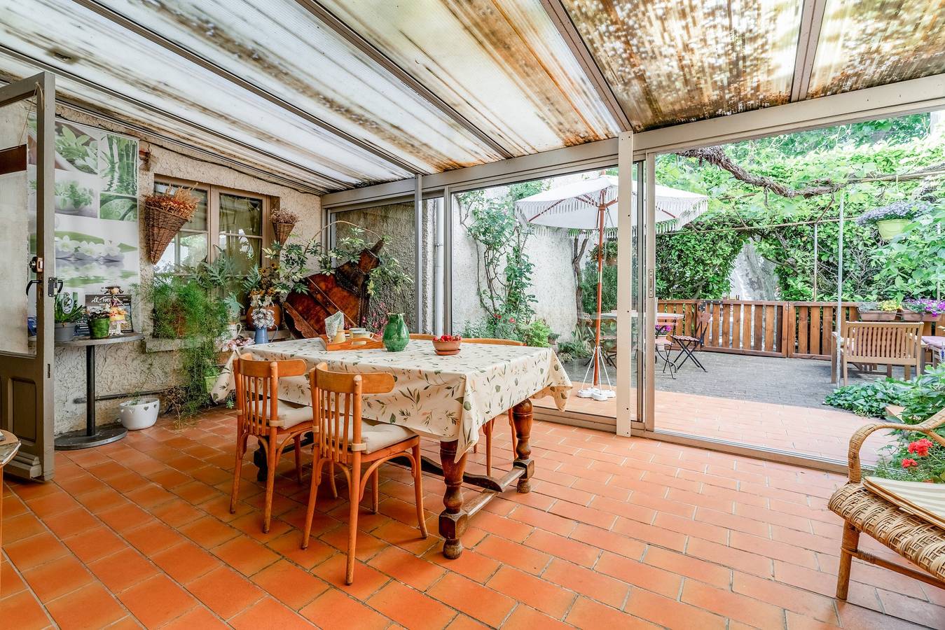 Zimmer 'Farniente' mit gemeinsamer Terrasse, Garten und Wlan in Bédoin, Parc naturel régional du Mont-Ventoux