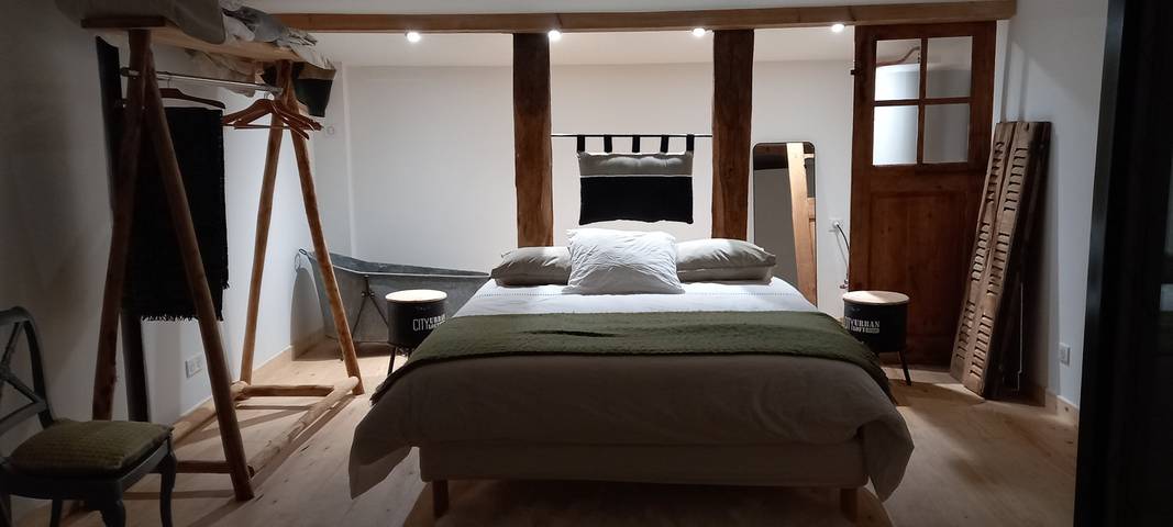 Gîte pour 4 personnes, avec jardin à Saint-Paul-d'Uzore