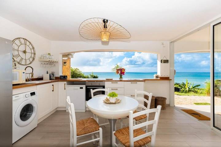 Appartement de vacances pour 4 personnes, avec jardin et piscine ainsi que jacuzzi et balcon