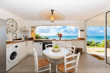 Gîte pour 4 personnes, avec balcon et jacuzzi ainsi que piscine et jardin dans Friars Bay Saint Martin