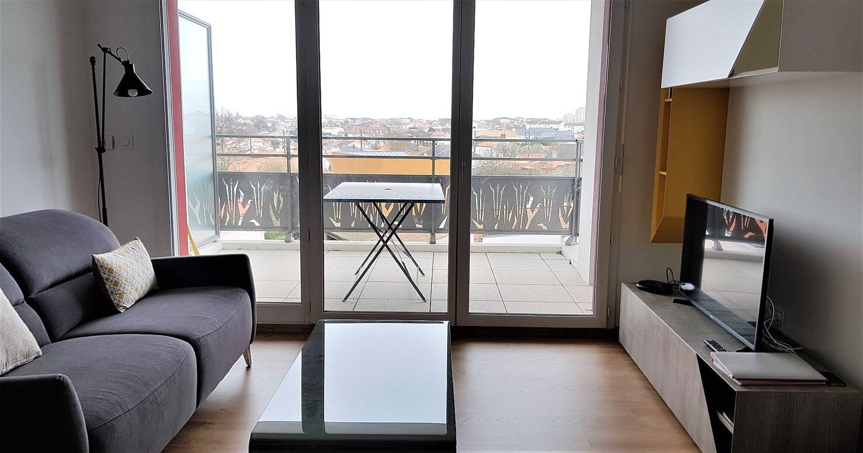 Ganze Wohnung, L'escale – Helles Apartment mit Terrasse für 4 Personen in Les Sables-d'Olonne, Vendée