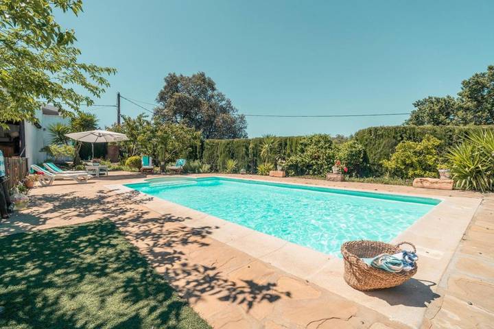 Casa de vacaciones para 7 personas, con piscina además de jardín y jacuzzi en Ronda