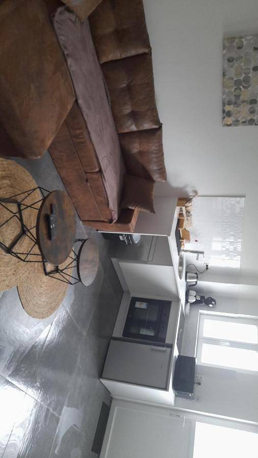 Appartement entier, One-Bedroom Apartment in Ailly-sur-Somme, Région d'Amiens