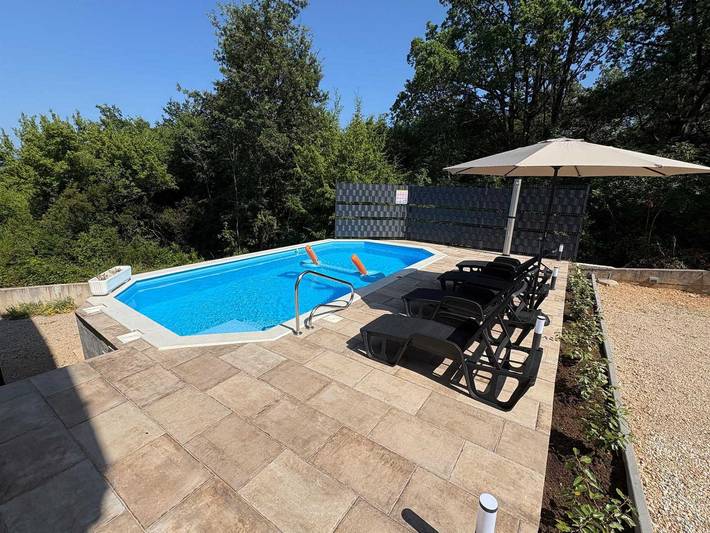 Villa für 4 Personen, mit Pool und Garten sowie Balkon auf Krk - 2