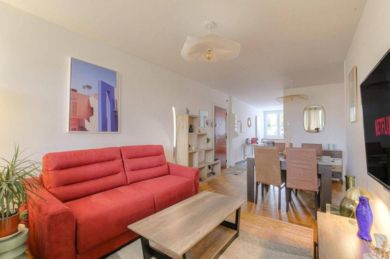 Appartement entier, Élégant et Spacieux idéal déplacement Pro in Sainte-Foy-lès-Lyon, Lyon et ses environs