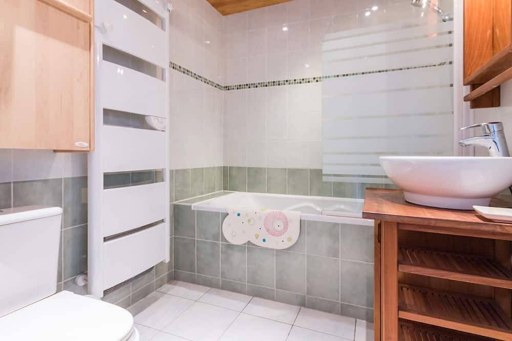 Casa rural renovada: tranquilidad, jardín cerrado, cerca de la playa, ideal para familias in Bourgneuf-en-Retz, Côte de Jade