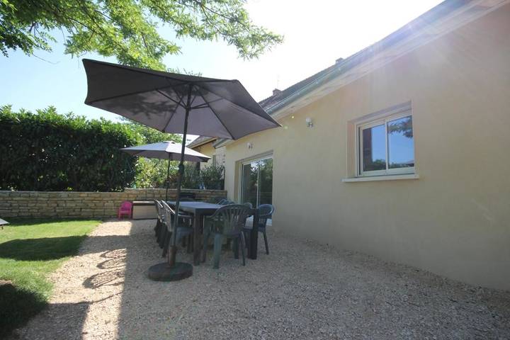 Location de vacances pour 18 personnes, avec vue et jardin dans Jugy - 2