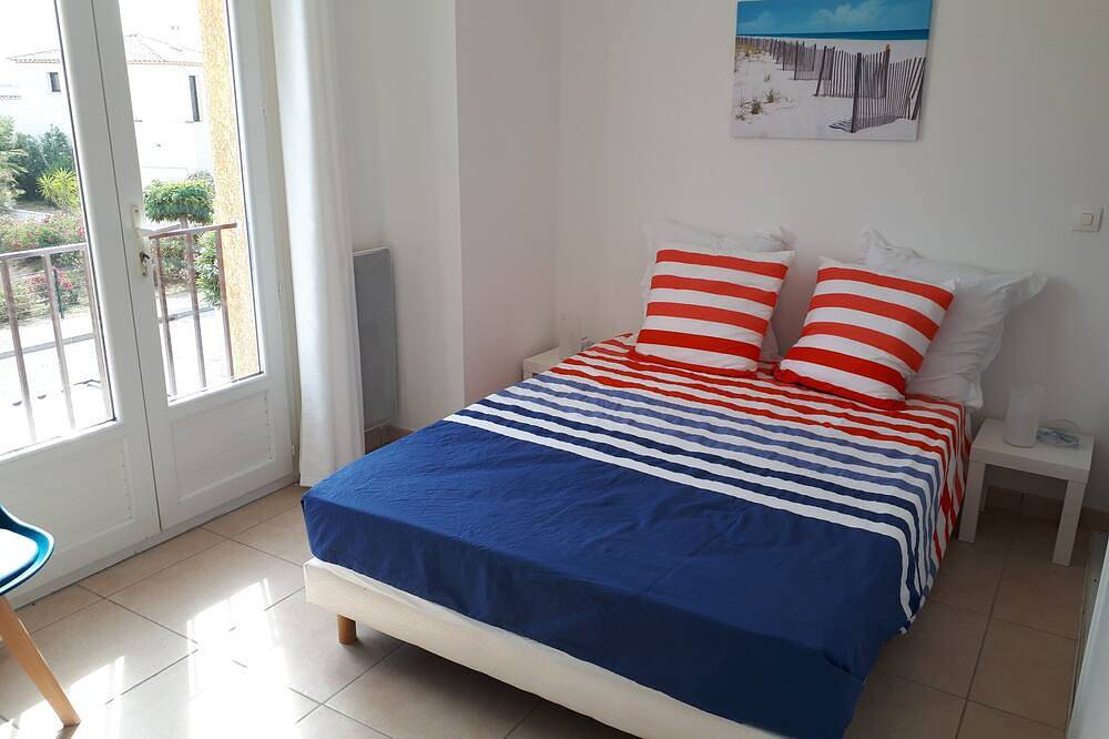 3mn walk from the beach, Villa 5 bdrms in private residence between Sea and Pond in Frontignan, Côte d'Améthyste