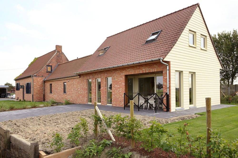 Back2Front holiday house in Boezinge, Ieper