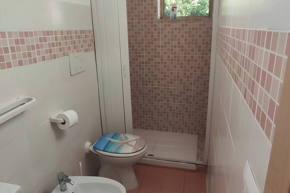 Studio apartment in Villa with garden in Porto Badino, Agro Pontino