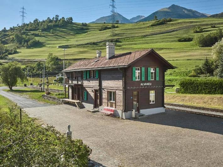 Ferienwohnung für 5 Personen, mit Balkon und Garten in Alvaneu