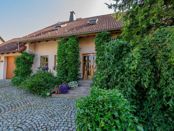 Ferienwohnung für 7 Personen, mit Balkon und Ausblick sowie Garten, kinderfreundlich in Mistelgau - 3