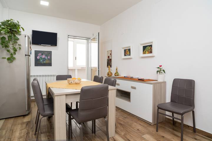 Vakantiewoning voor 9 personen, met balkon, kindvriendelijk in Catania