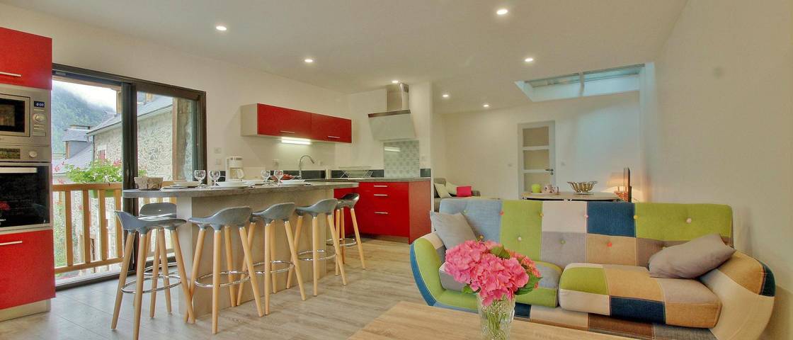 Gîte pour 6 personnes, avec jacuzzi et terrasse, animaux acceptés à Guchan