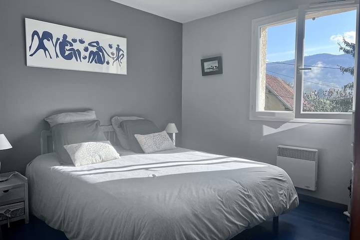 Location de vacances pour 10 personnes, avec jardin et terrasse à Lépin-le-Lac - 4