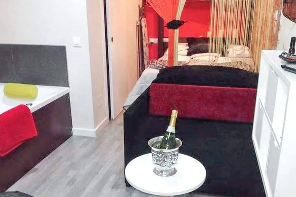 Entire apartment, Homerez - Cosy Apartment in Ubrique with View in Ubrique, White Villages