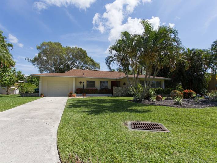 Vacation rental for 7 people, with garden in Cape Coral