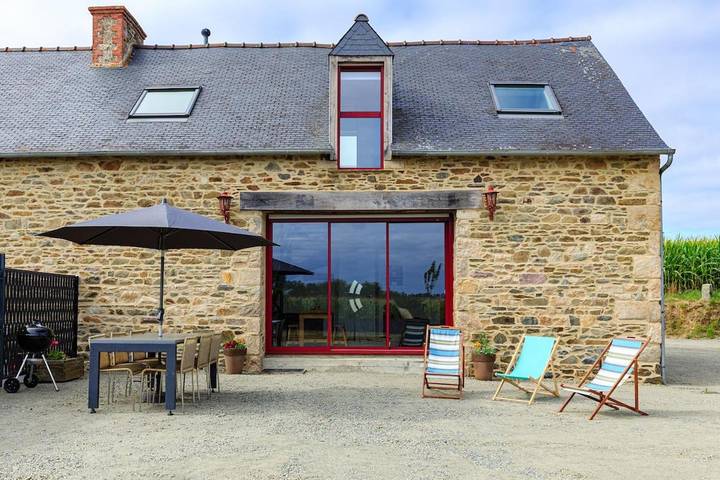 Location de vacances pour 4 personnes, avec terrasse et vue à Ploëzal